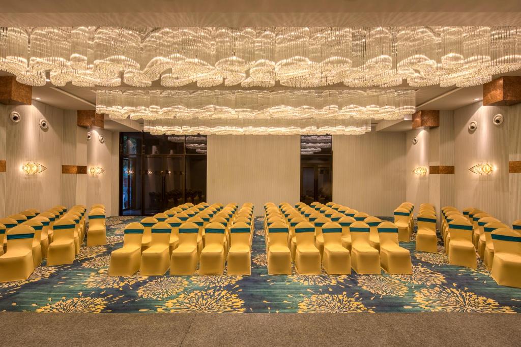 Le Foliage By TGI - 3