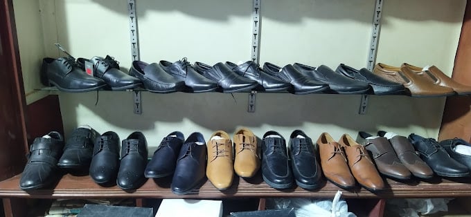 The shoe shop - 3