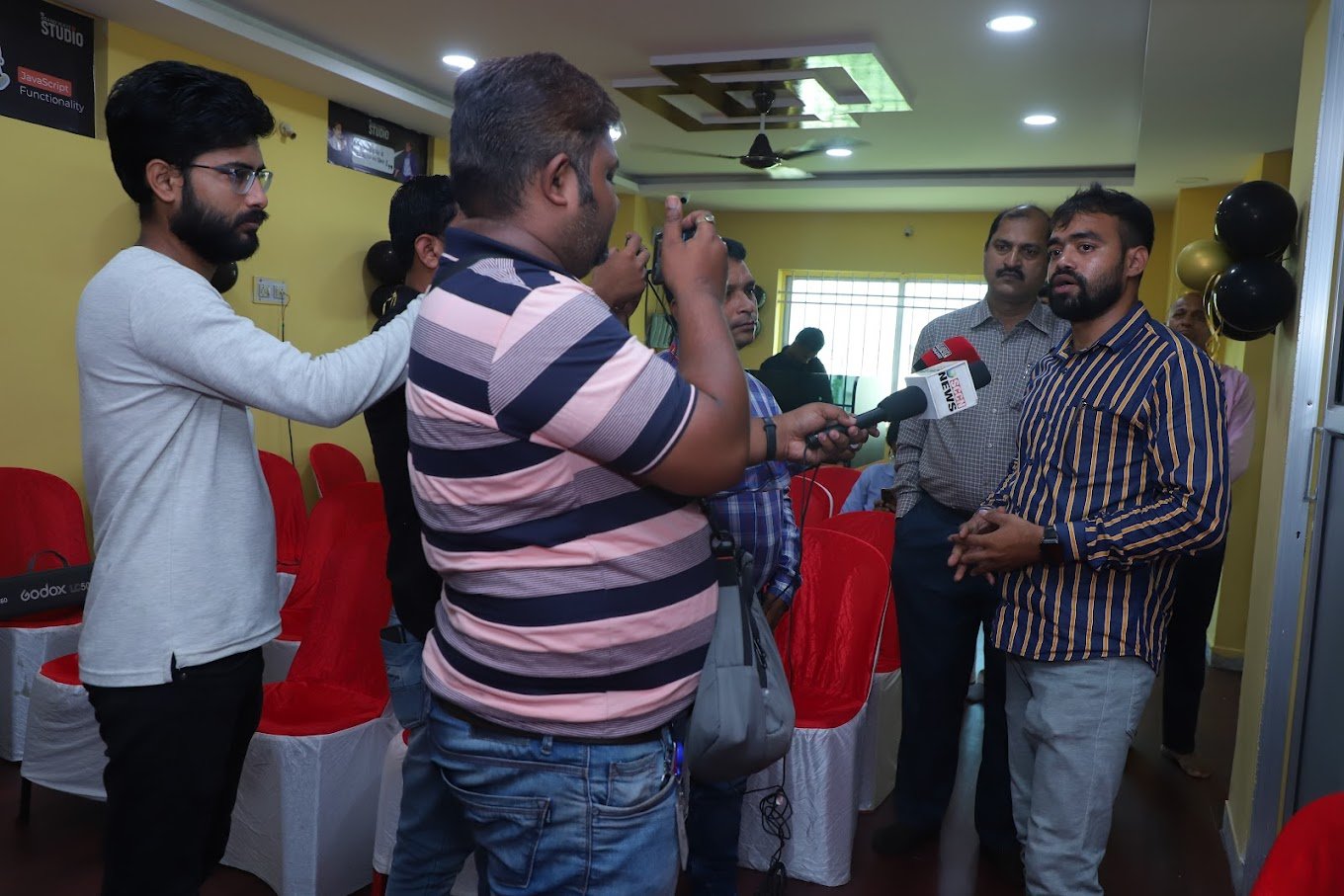 Brand Wave Studio - 3