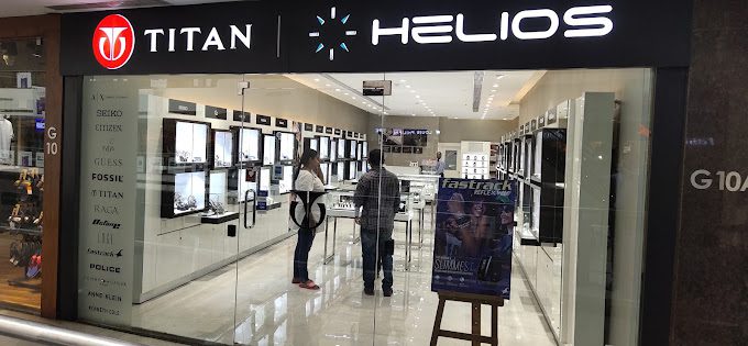 Helios Watch Store by Titan