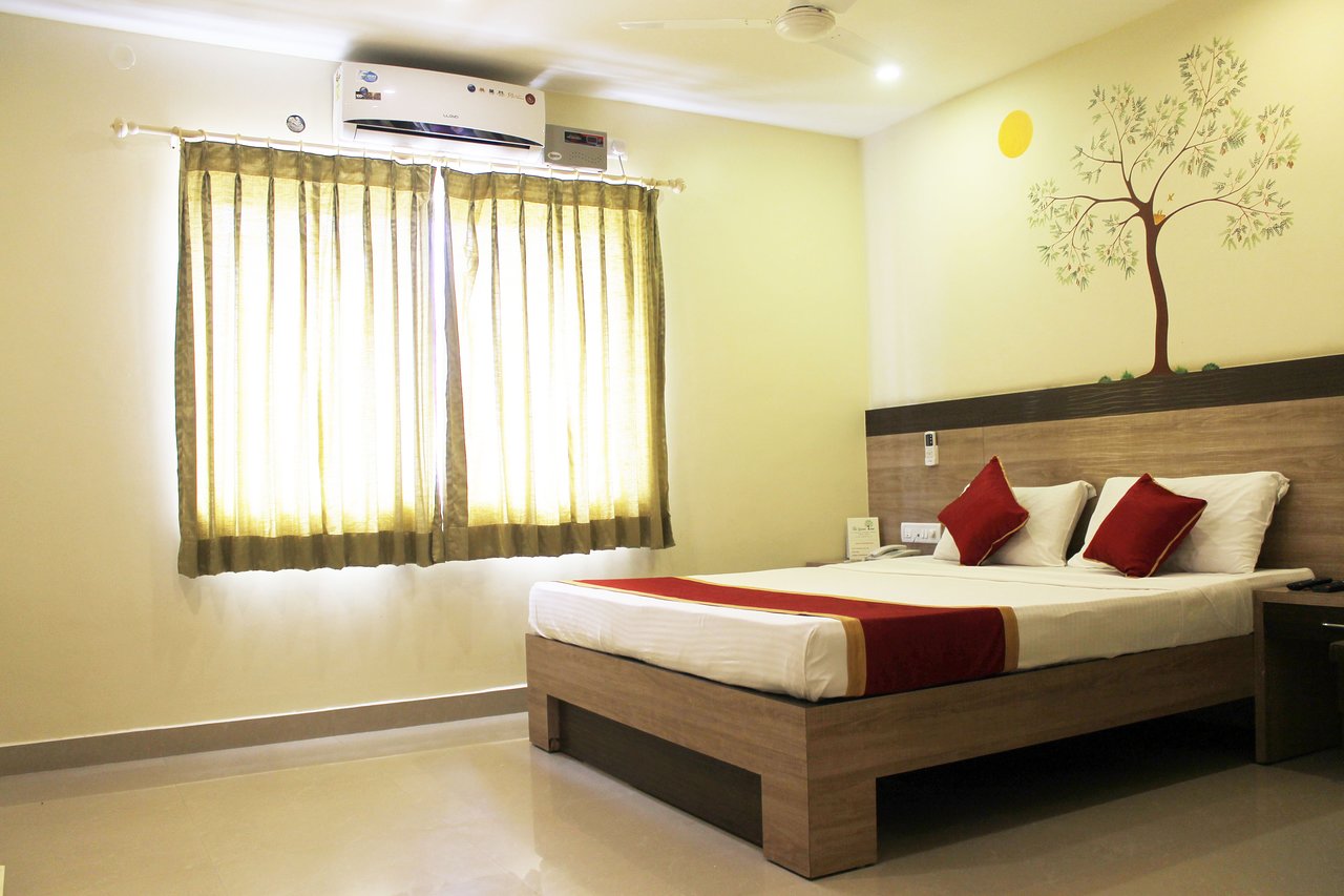 GREEN TREE HOTEL - 3