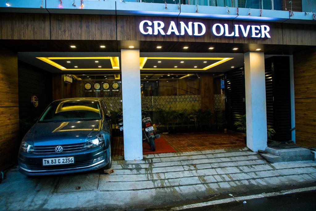 GRAND OLIVER