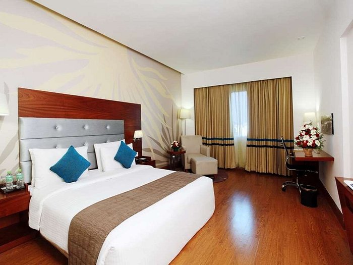 Abu Sarovar Portico - 4