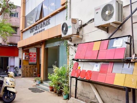 Hotel Gmt Grand Park