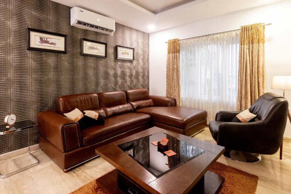 StayVista Rooms At Park Town - 3