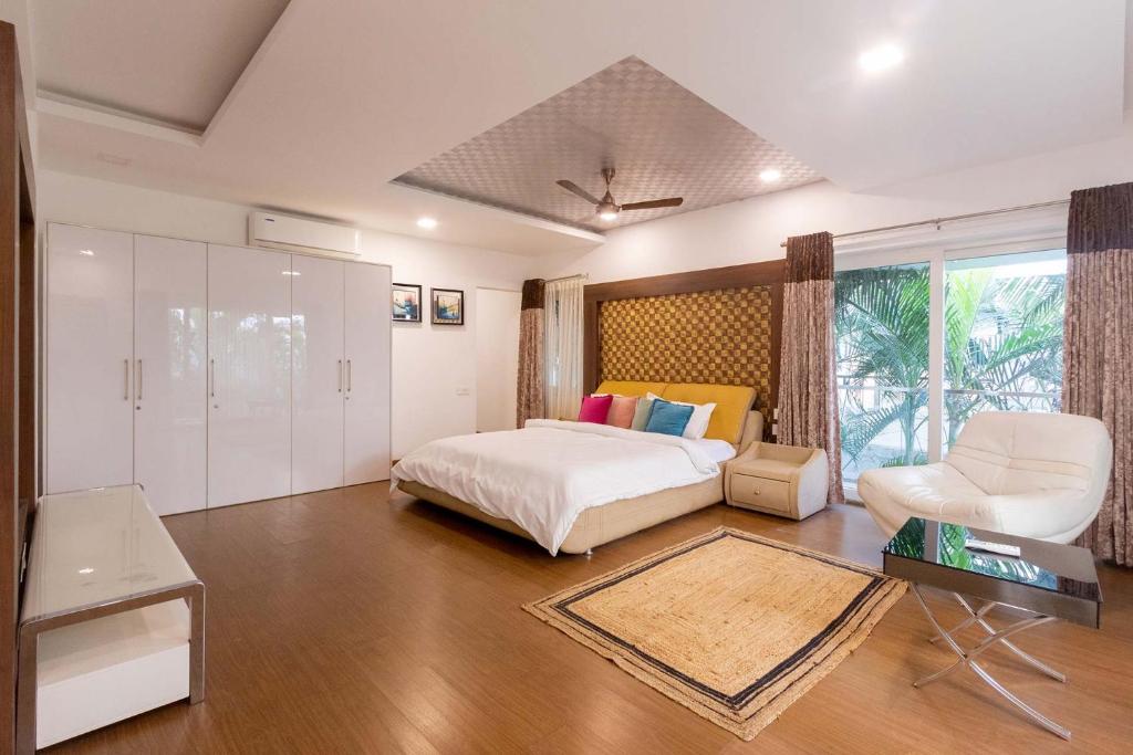 StayVista Rooms At Park Town - 4