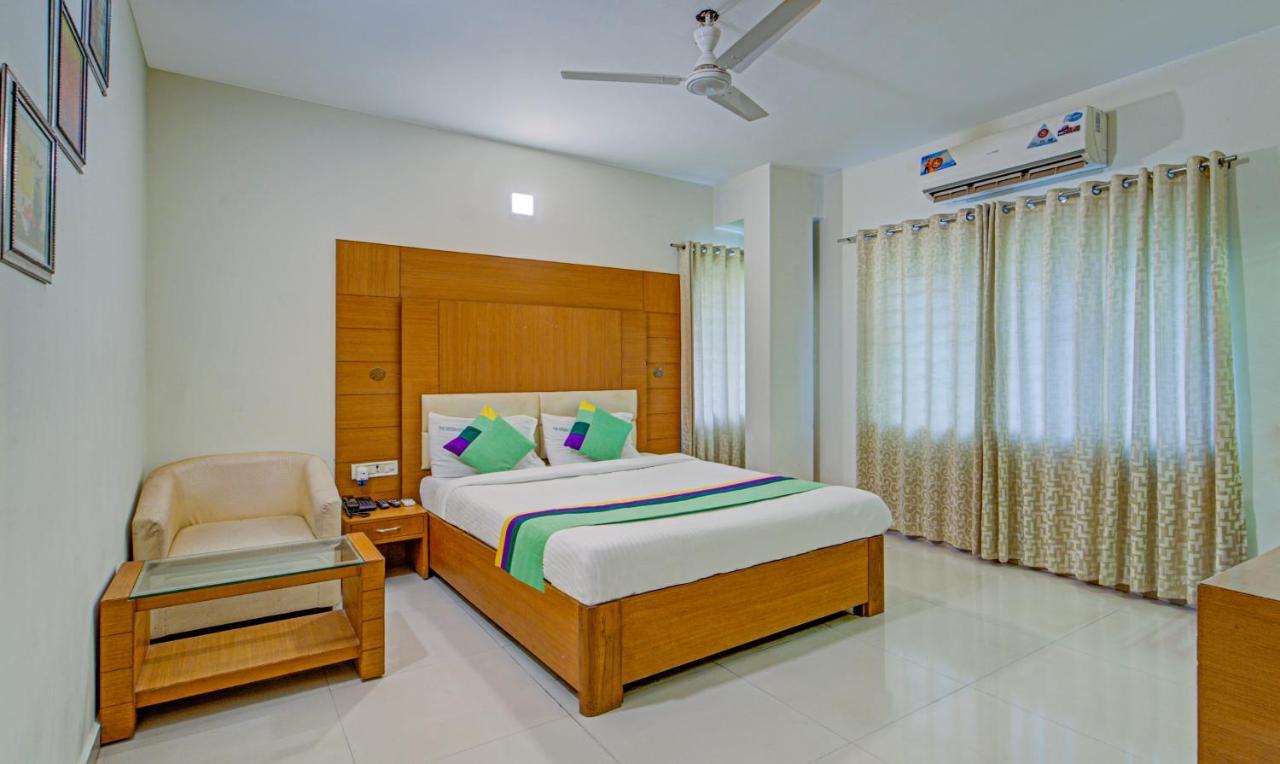 FabHotel The Green City - 4