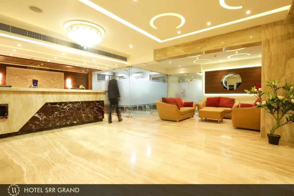 Hotel SRR Grand - 2