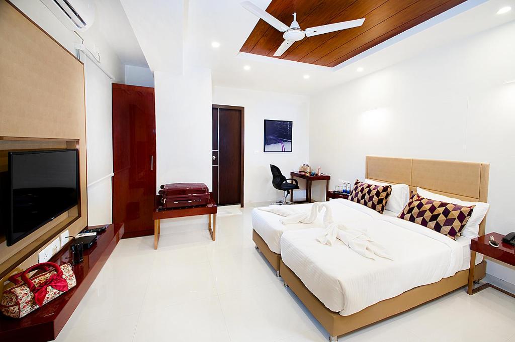 Raj Residency Hotel - 3