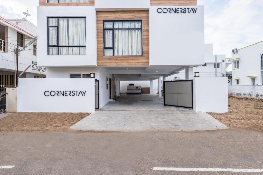 Itsy By Treebo - Corner stay