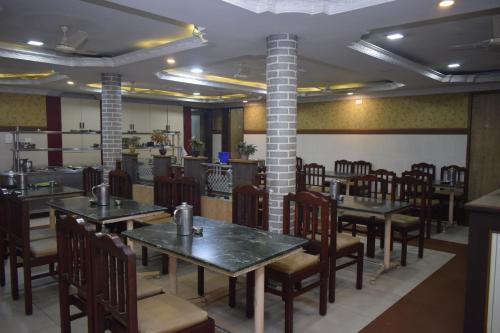 Sri Krishna Vilas Hotels - 2