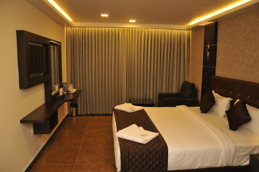 Hotel Ruby Palace - 4