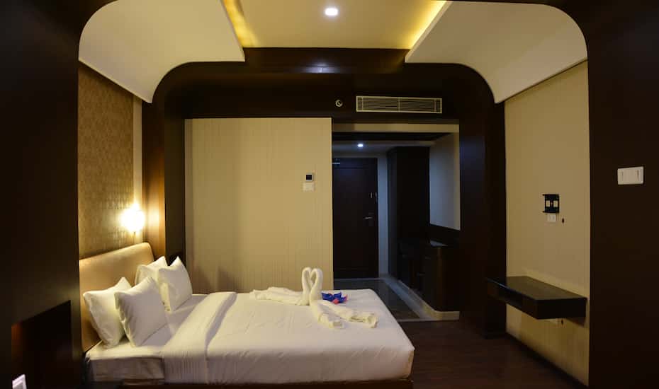 The Thangam Grand Hotel - 4