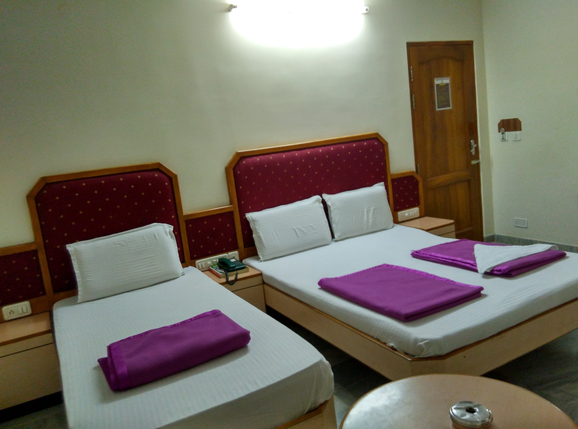 HOTEL SAMRAT - 4