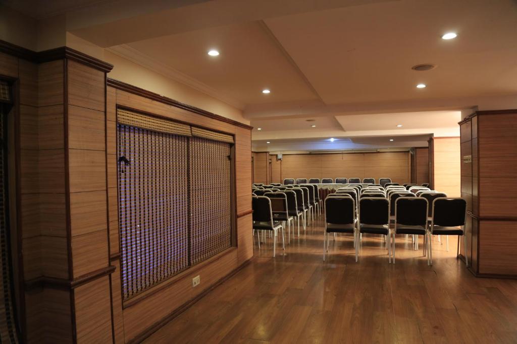 Hotel Devi Towerrs - 3