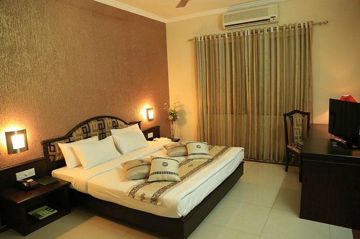 The Heartland Hotel - 4