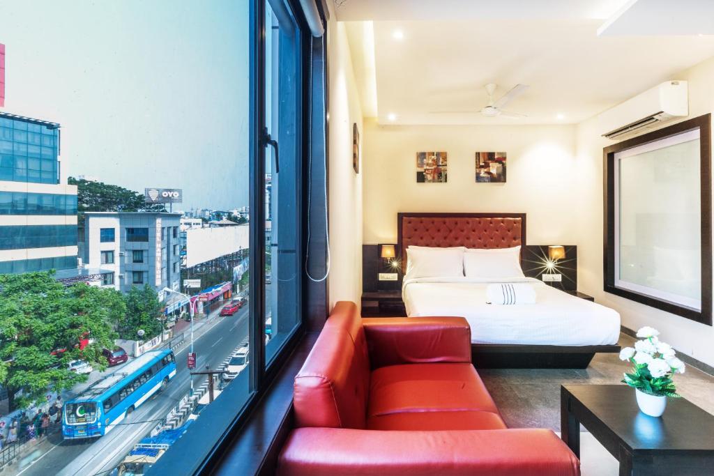 York Hotel Kochi - 4