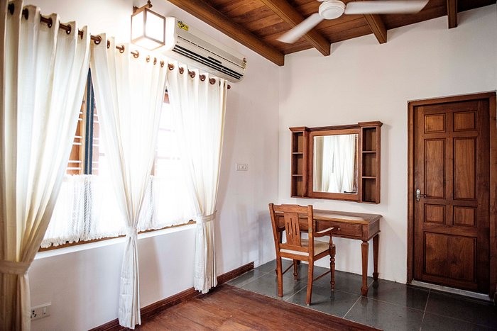 Dutch Bungalow | Heritage Hotel in Fort Kochi - 3