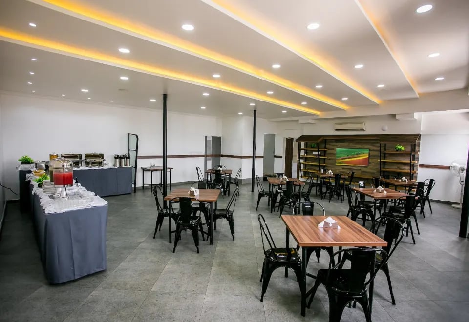 Sapphire Club Metro Hotel - 3