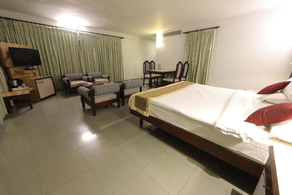 BTH Bharat Hotel - 4