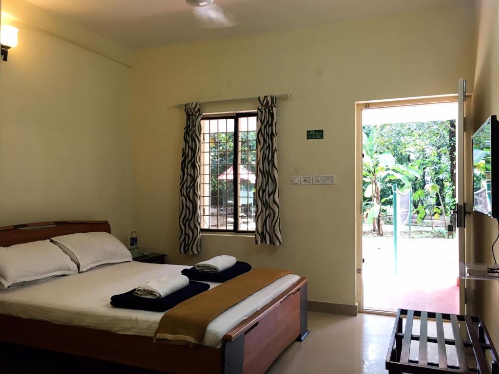 Palm Grove Serviced Villa - 4