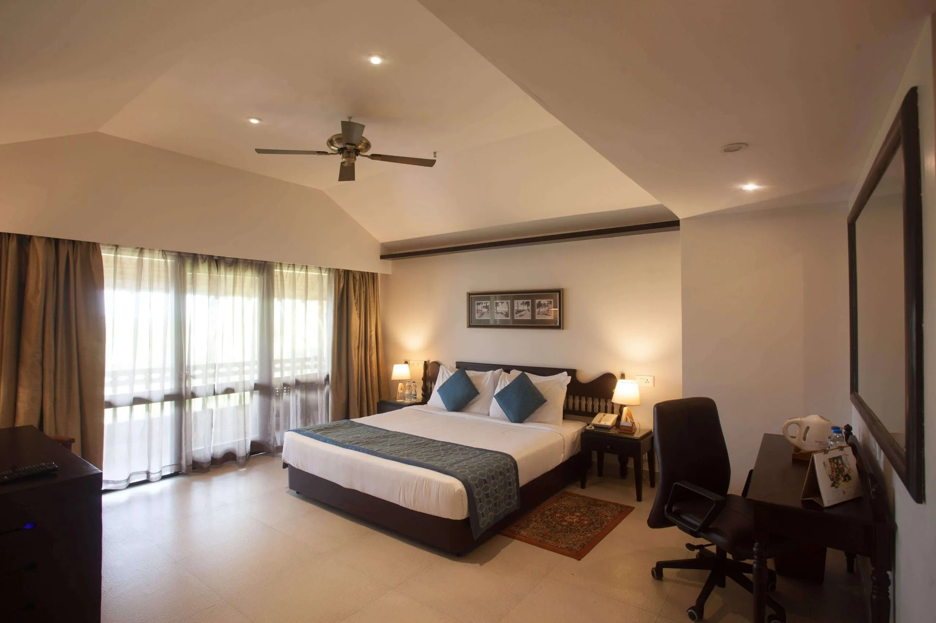 The Raviz Kadavu - 4