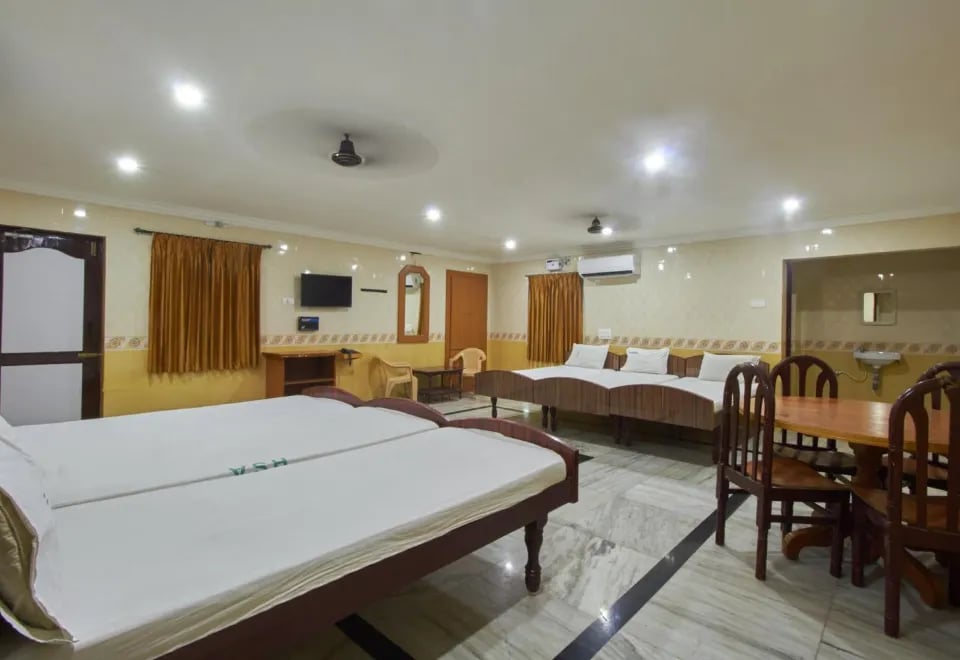 Hotel Senthil Andavar - 4