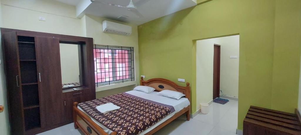 SIVA SAKTHI HOTEL NEAR ARUNACHALA TEMPLE - 3