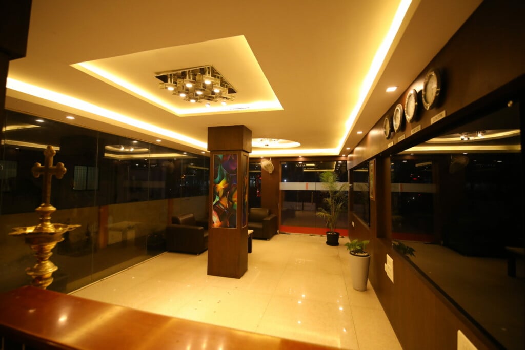 THE HOTEL RAJA PALACE - 2