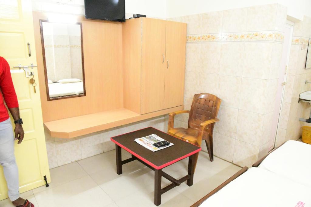 Hotel Ganesh Lodge - 3