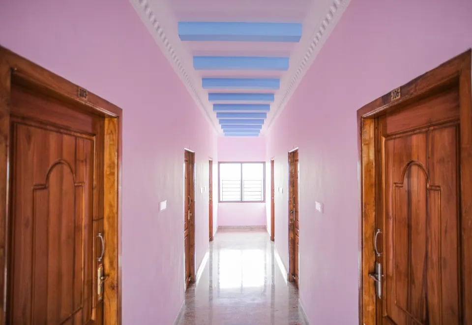 OYO 24967 The Grand Diamond - 3