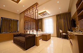 Hotel MBJ Inn - Temple View - 3