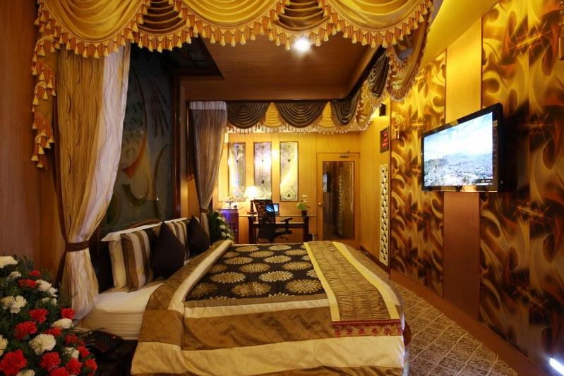 Astoria Residency - 4