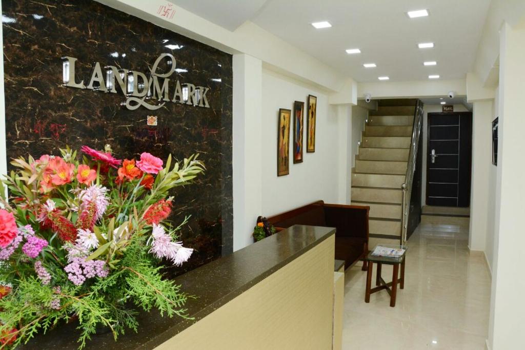 Hotel LandMark, Ooty