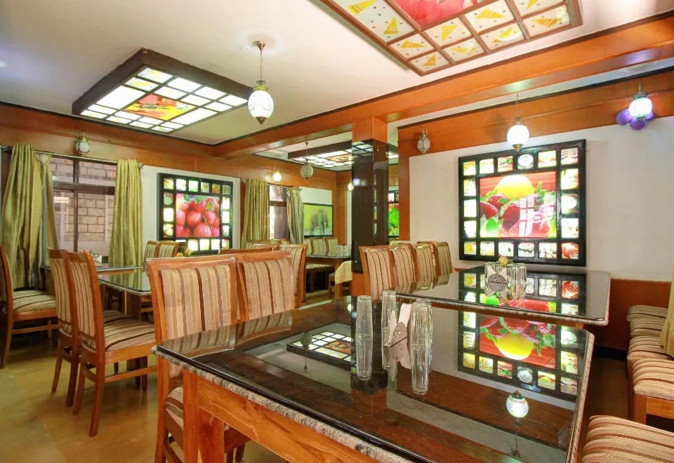 Collection O 14241 The Greenery - Holiday Inn - 3