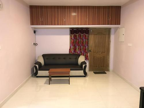 HAPPYSTAY Rooms and Cottages - 2