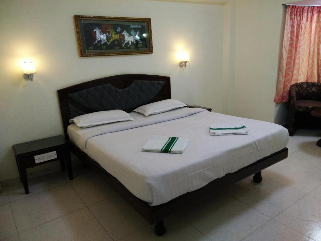 Hotel Nilgiris Inn - 4