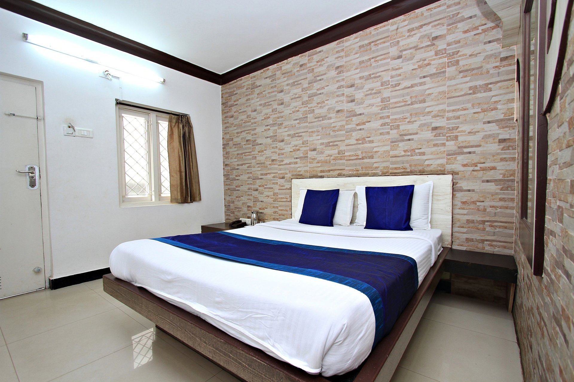 Hotel Pratham International - 4