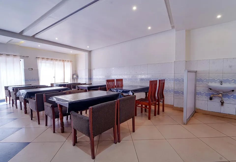 FabExpress Ooty Residency - 3