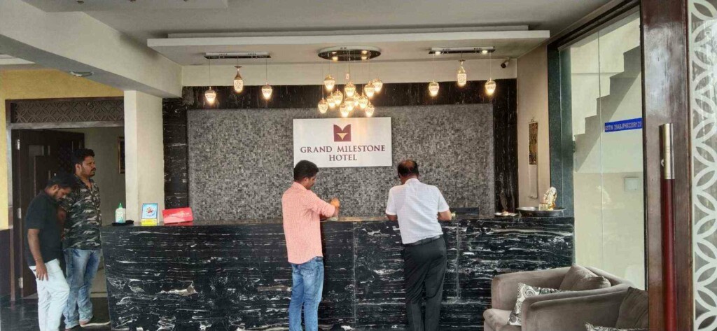 Grand Milestone Hotel - 2
