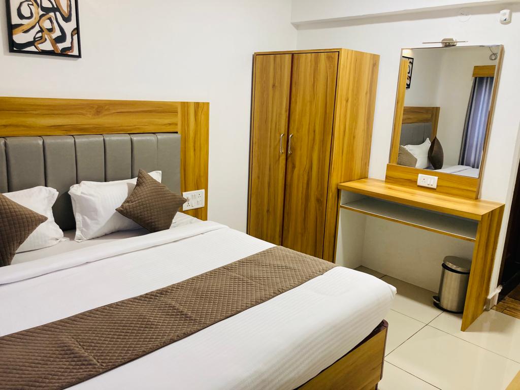 Hotel Luciya International - 3