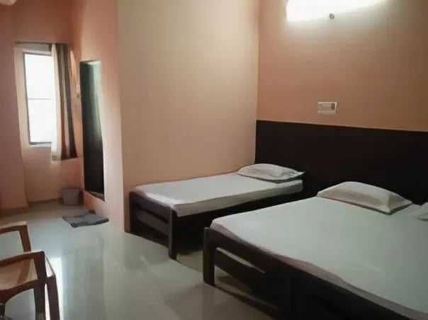 Hotel Dewan's Residency - 3