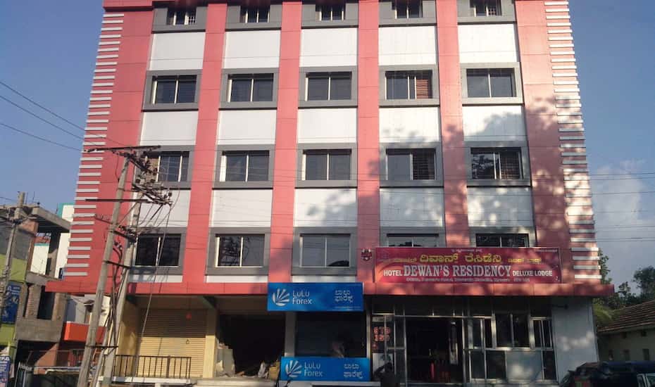 Hotel Dewan's Residency
