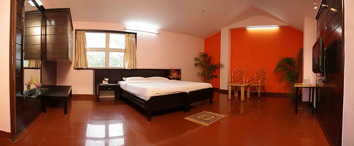 Hotel Suhashini Palace - 4