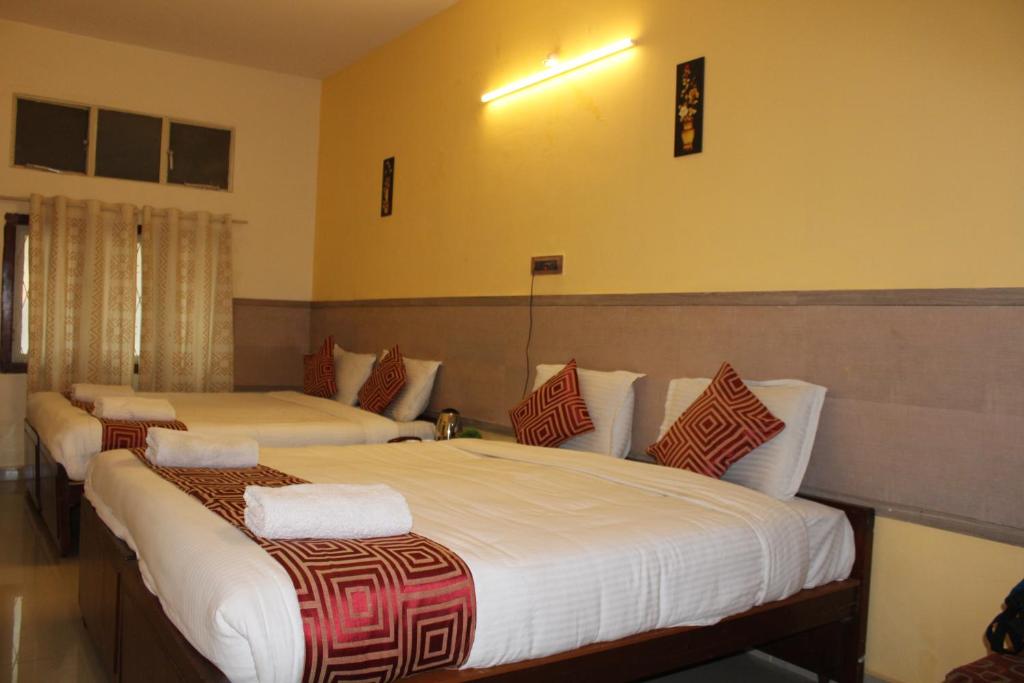 Kaveri Hotel - 4