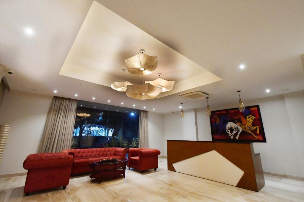 SOHO BOUTIQUE HOTEL - 2