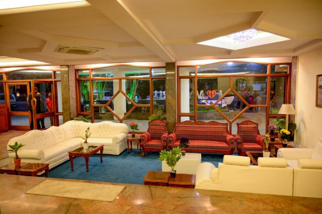 Maya's Kings Kourt - 3