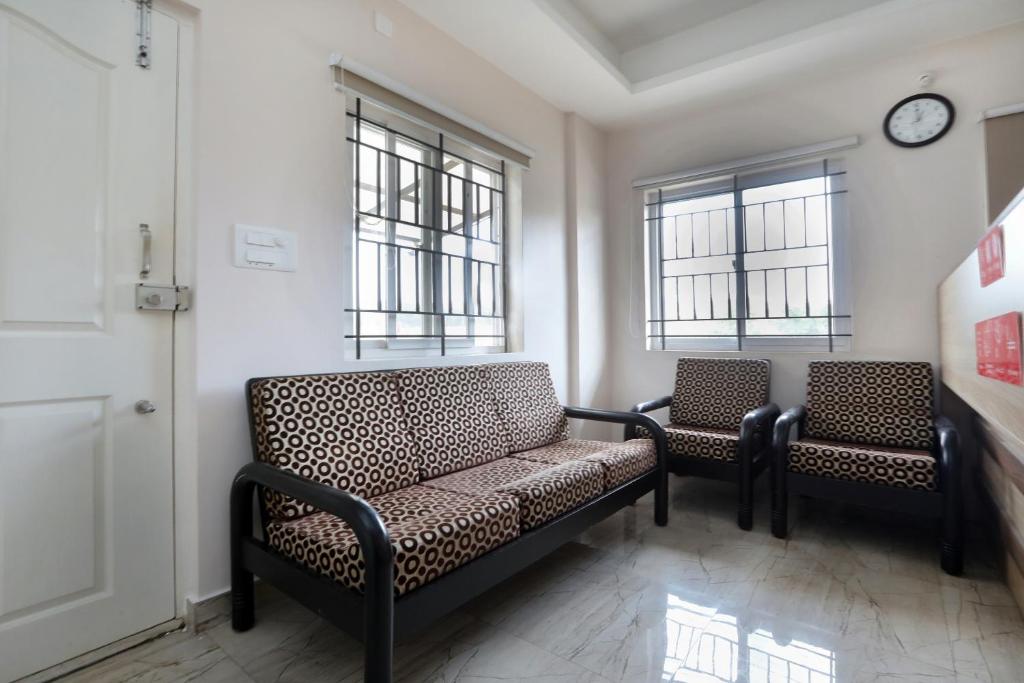 OYO Indra Comforts - 3