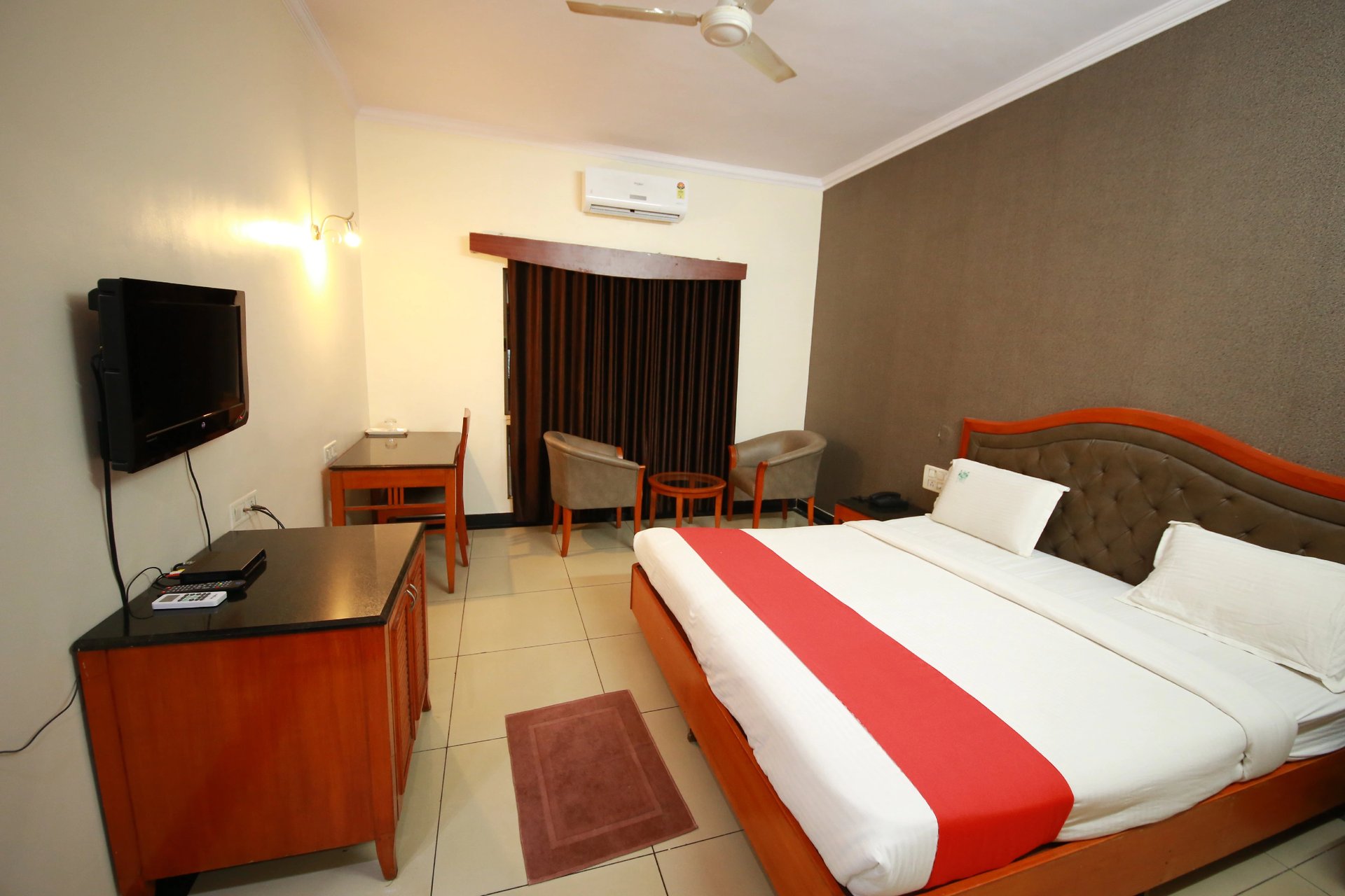 Hotel Chetan International - 4