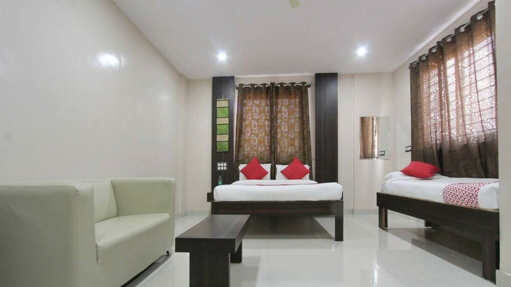OYO Habitat Hotel & Suites Near Hare Krishna Hill - 2